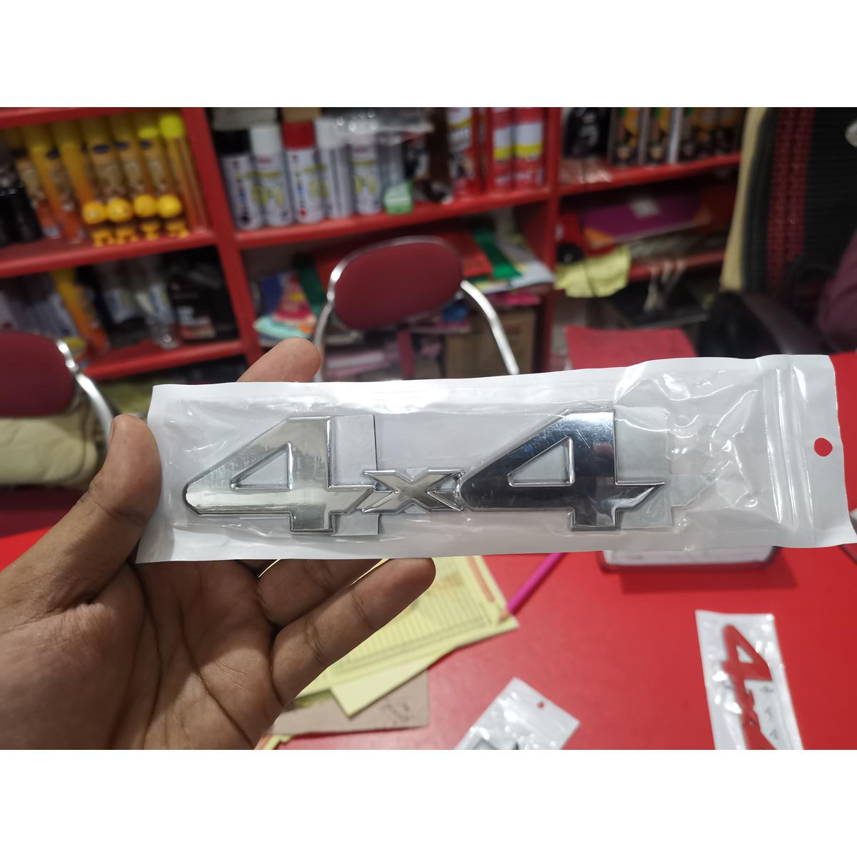 Picture of Car Metal 4*4 Logo White