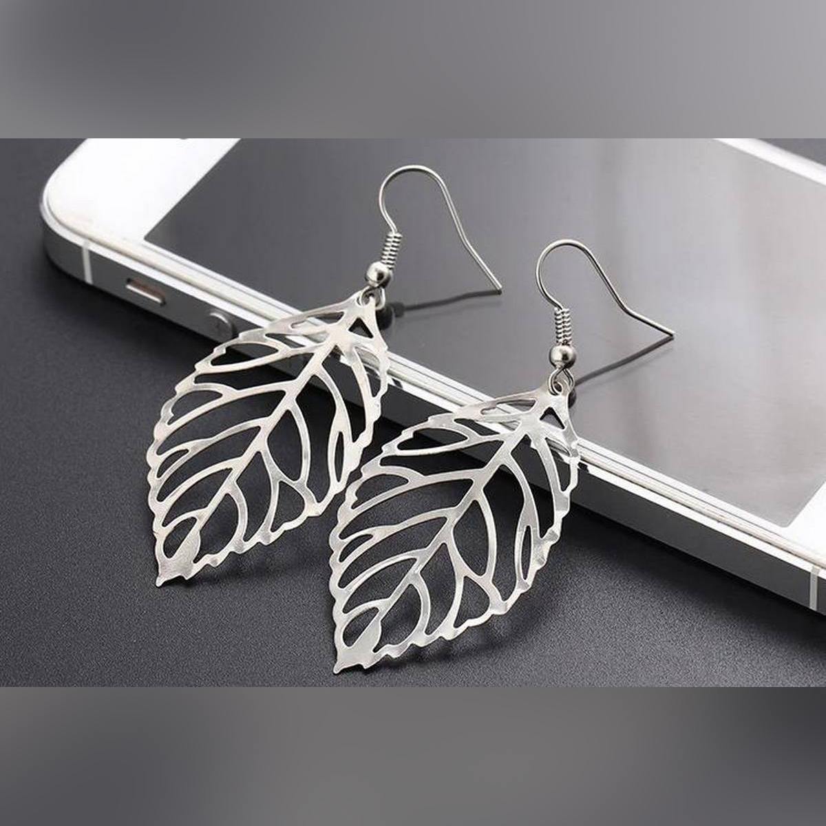 Picture of Hot Fashion Jewelry Hollow Metal Leaves Dangling Long Statement Drop Earrings For Women Bijoux - Ear Ring