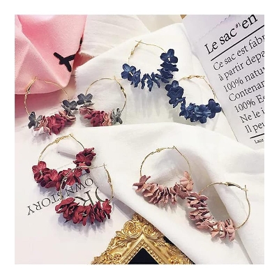 Picture of Fashion Floral Design Flower Petel Hoop Earrings