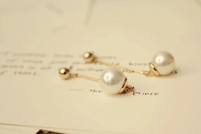 Picture of Long pearl earrings classic gold-plated pearl drop earrings for women's fashion