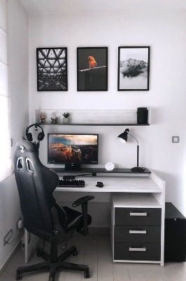 Picture of Lavish Gaming Table