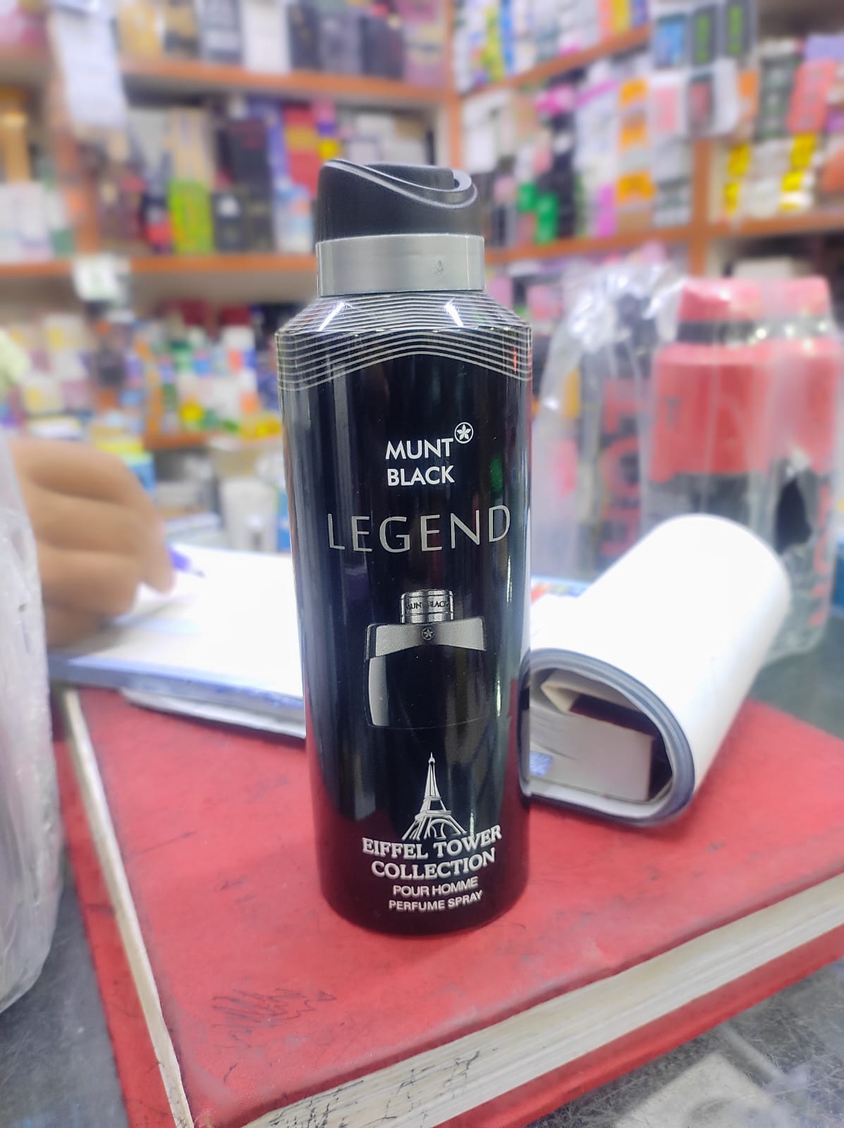 Picture of Munt Black Legend Deodorant Perfumed Body Spray 200 ML