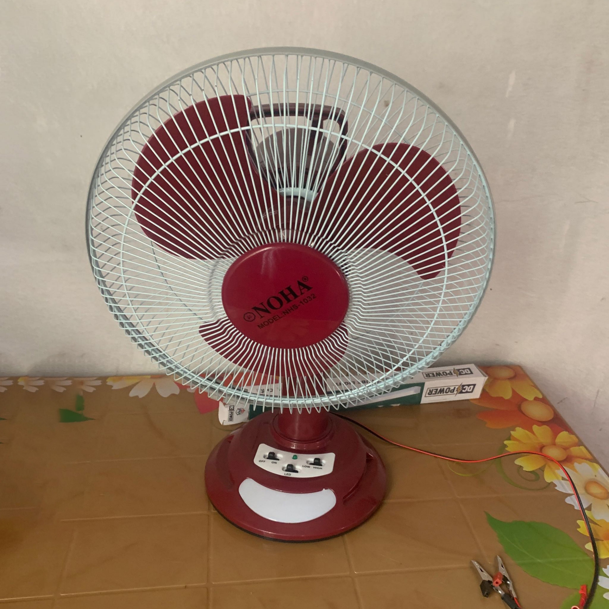 Picture of Efficient 12V DC Solar Fan 5W for Eco-Friendly Cooling: 12-Inch Noah Breeze Solution