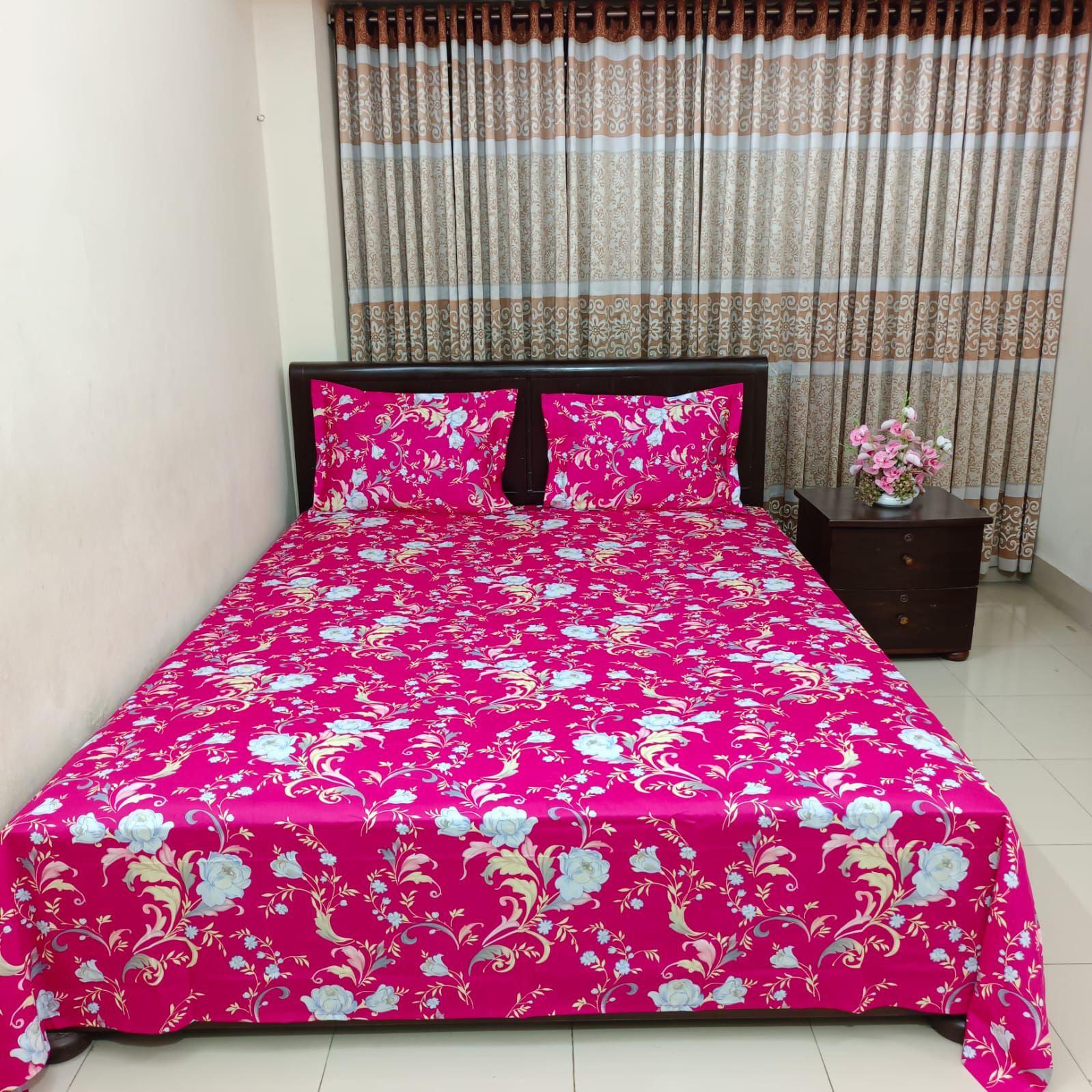 Picture of Luxury Twill Cotton Bedsheet – King Size – 3Pecs – Megenta Royel