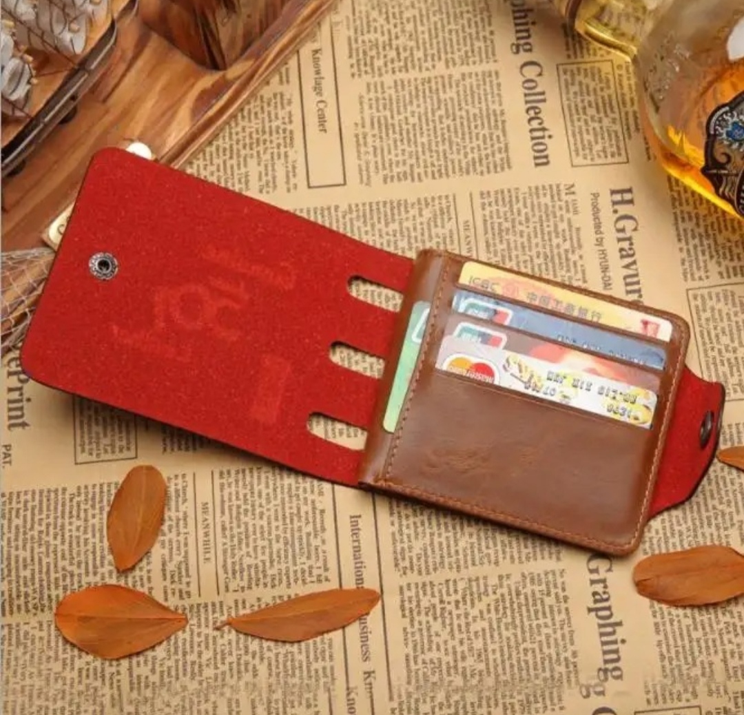 Picture of Compact Leather Card Holder with Zipper - Versatile Wallet for Both Men and Women - Stay Organized in Style