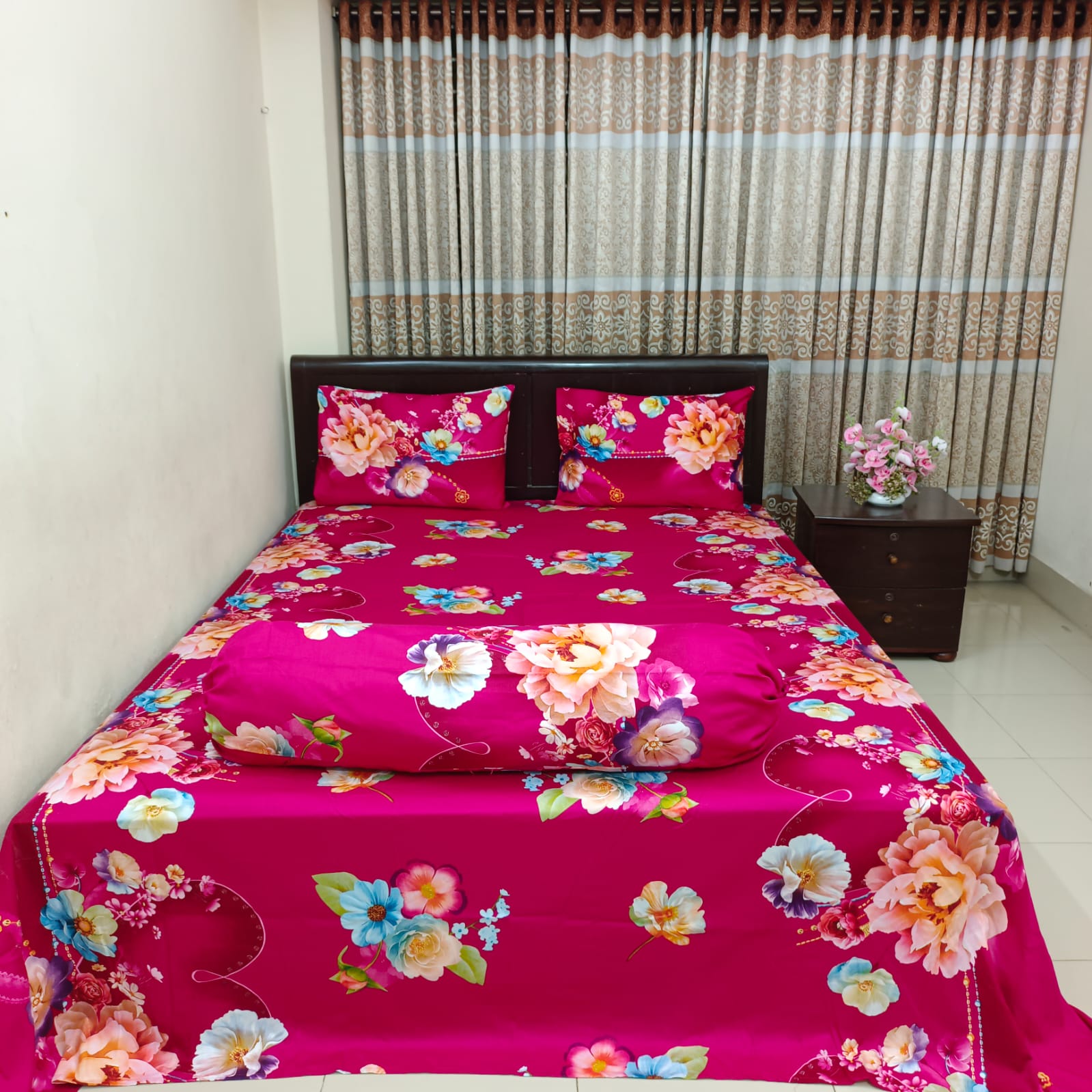 Picture of 30/30 Count Luxury Exclusive Bedsheet – King Size – 4 Pecs Set – Floral Megenta
