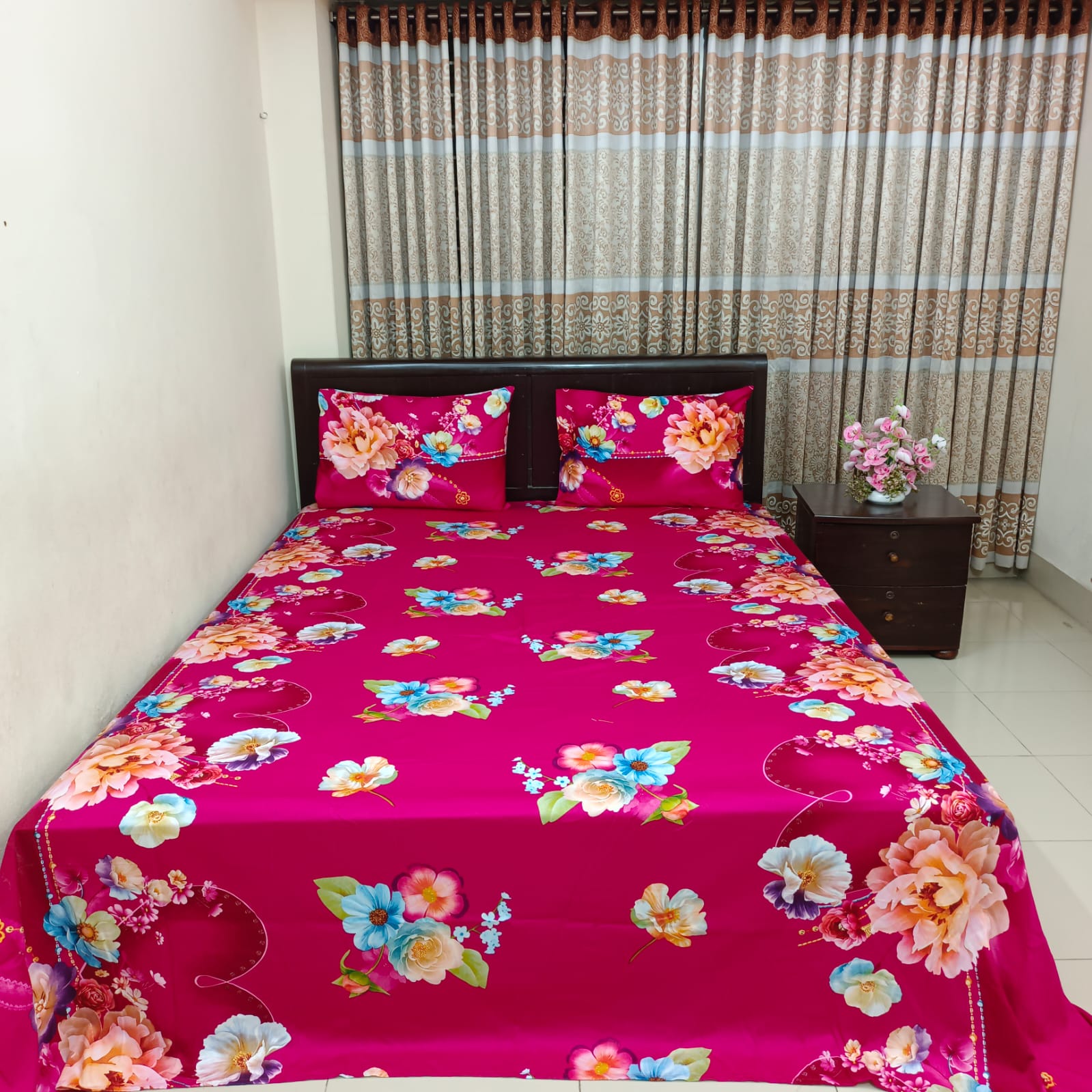 Picture of 30/30 Count Luxury Exclusive Bedsheet – King Size – 3 Pecs Set – Floral Megenta