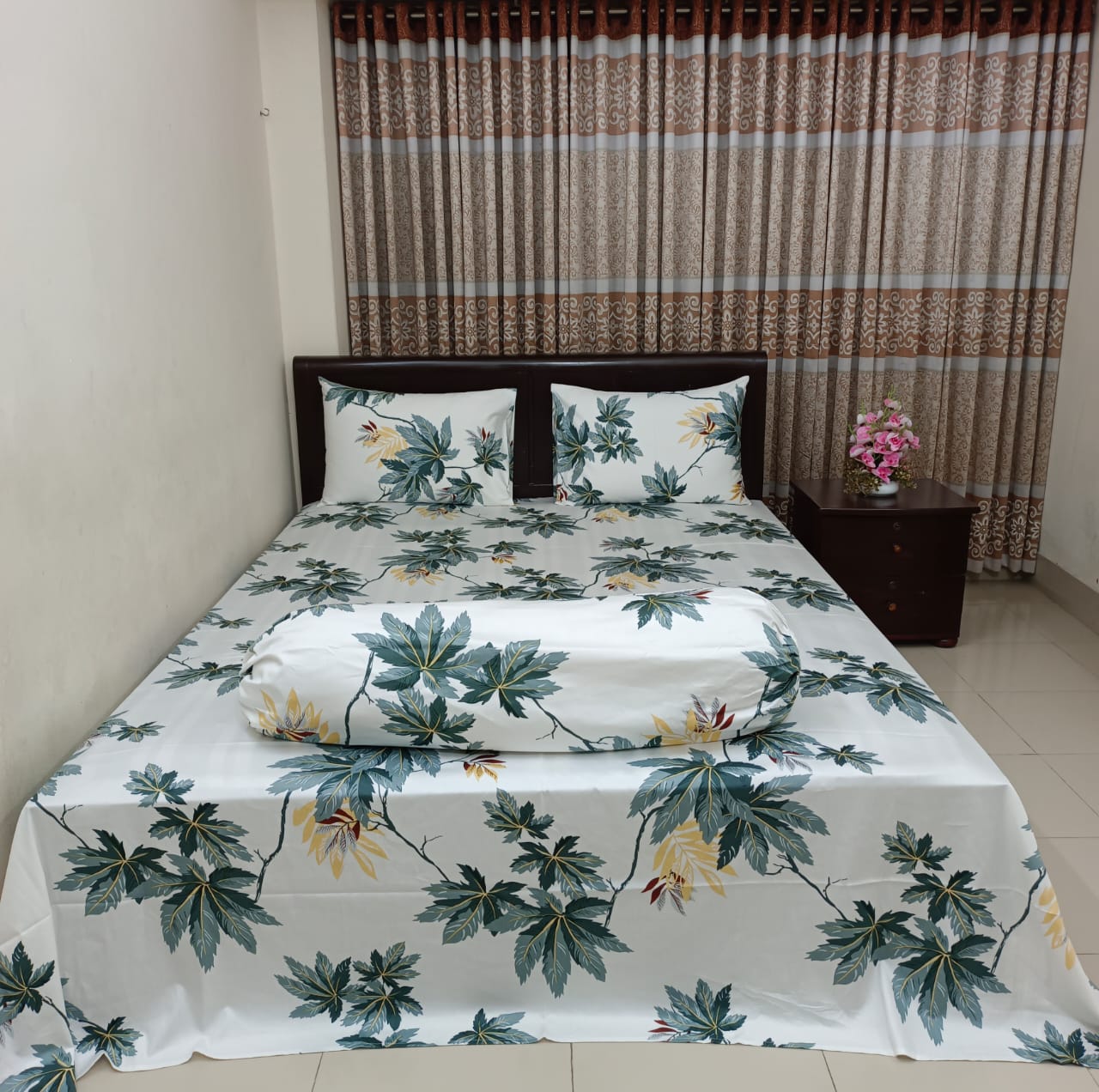 Picture of 30/30 Count Luxury Exclusive Bedsheet – King Size – 4 Pecs Set – White Leaf