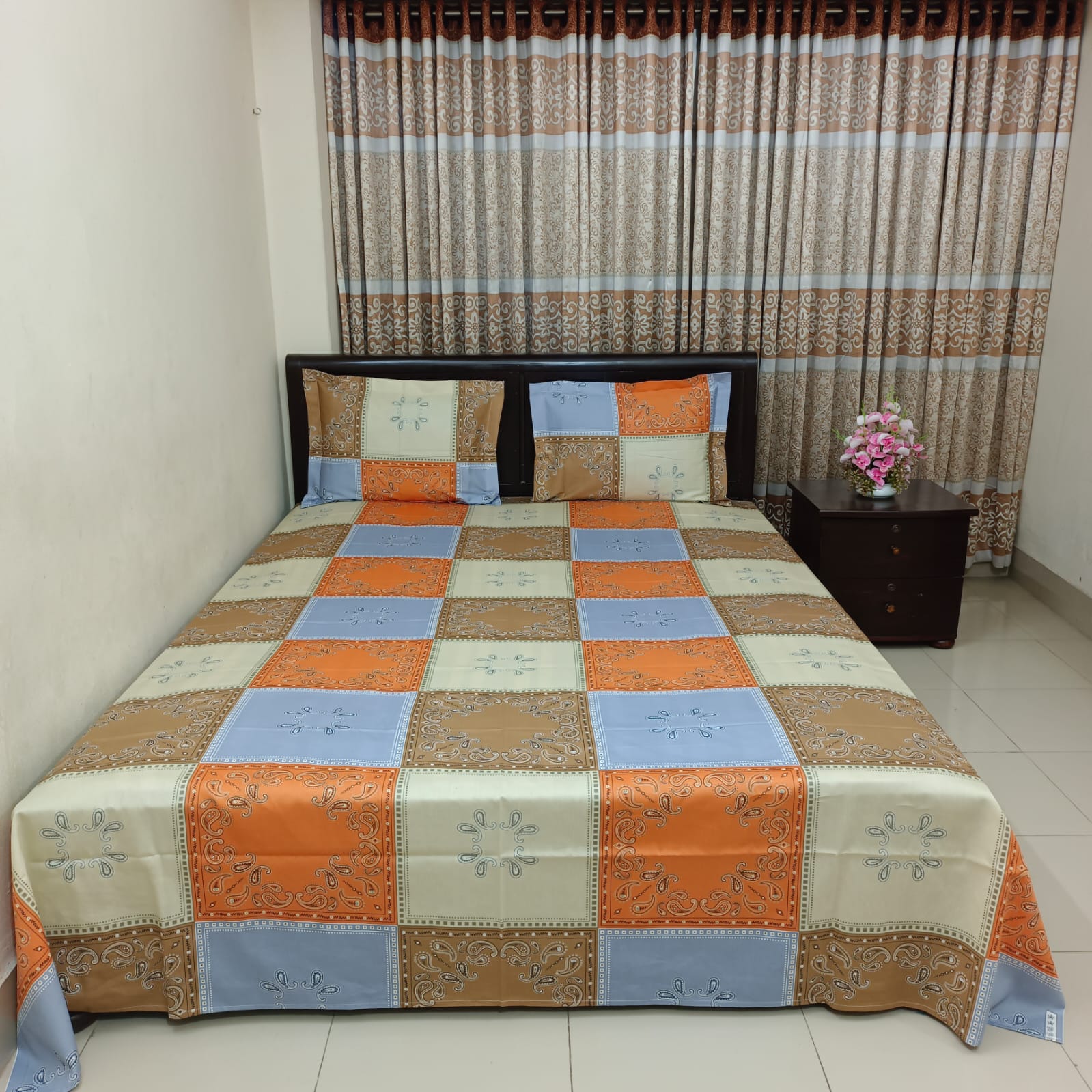Picture of Luxury Twill Cotton Bedsheet – King Size – 3Pecs – Chocolate Box