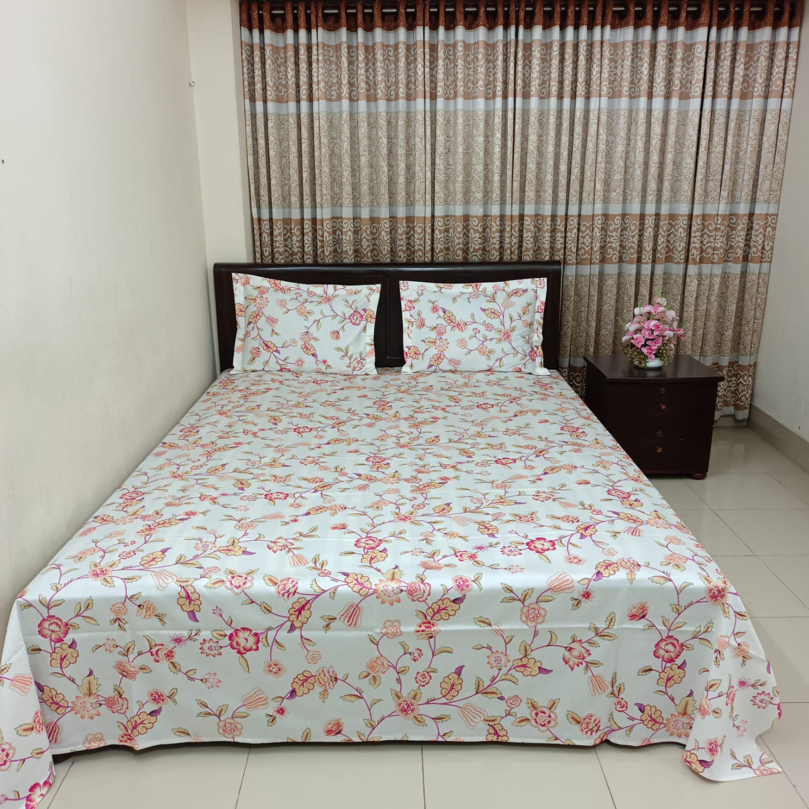 Picture of Luxury Twill Cotton Bedsheet – King Size – 3Pecs – Paisley White Flora