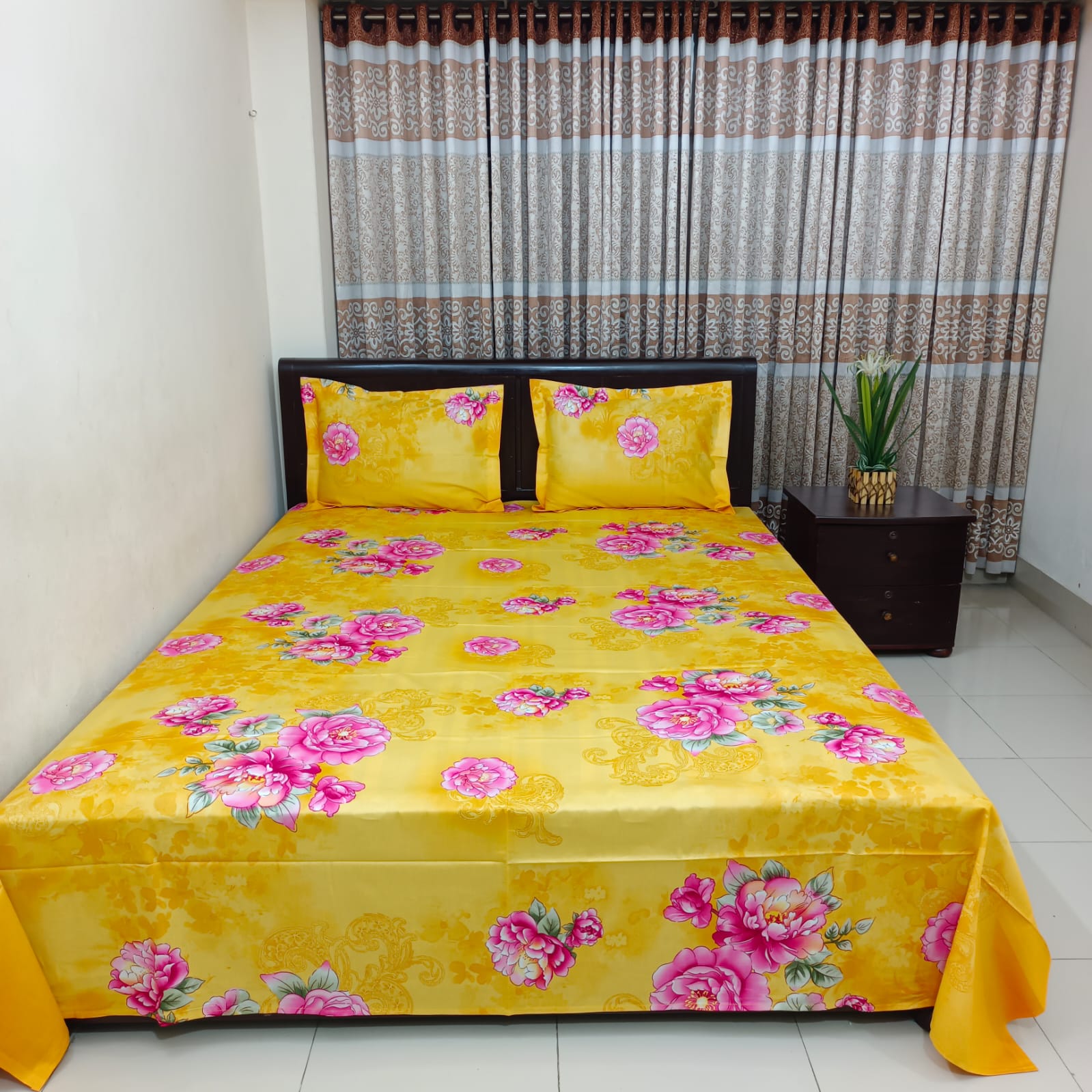 Picture of Luxury Twill Cotton Bedsheet – King Size – 3Pecs – Bashonti