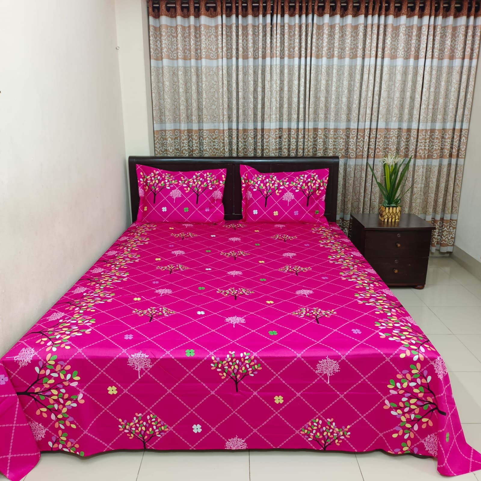 Picture of Luxury Twill Cotton Bedsheet – King Size – 3Pecs – Megenta