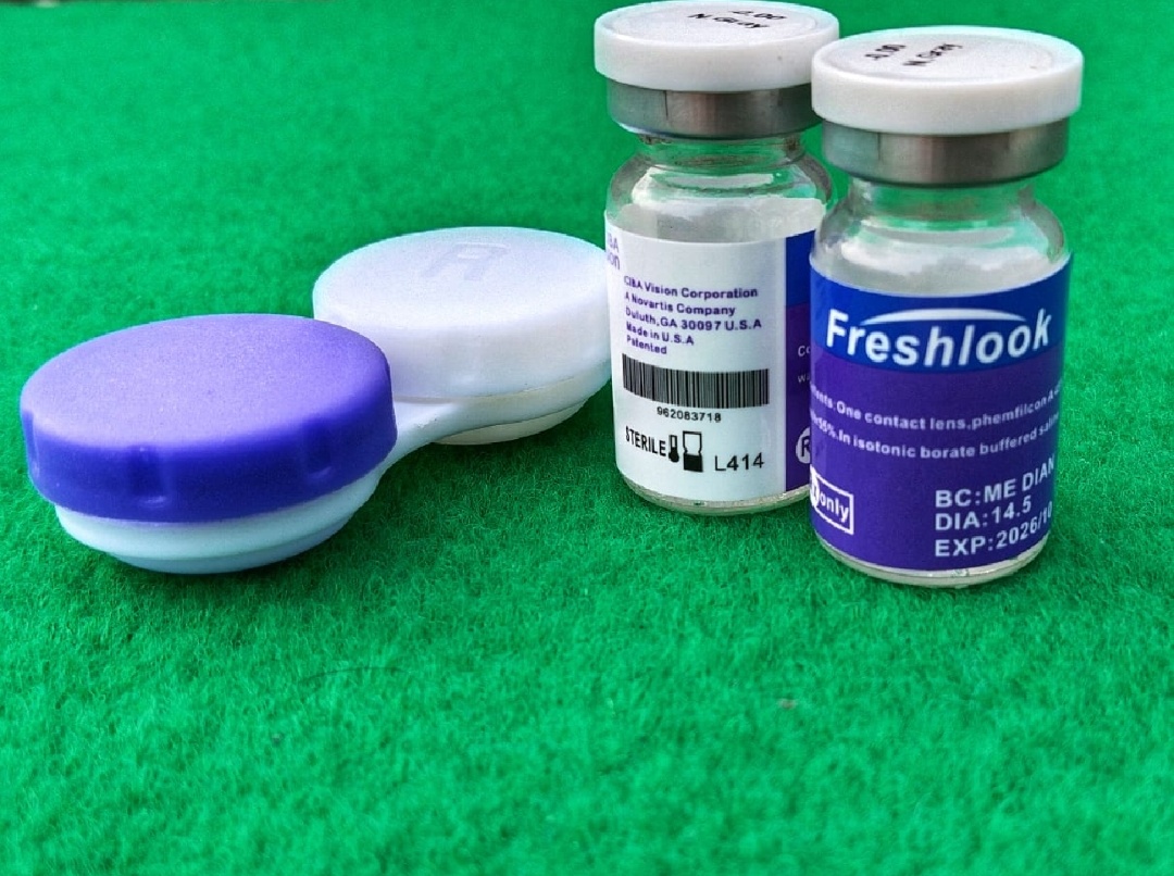 Picture of Amethyst FRESHLOOK Power Contact Lens with kit box(Lens case) SPH -1.00 - 6.00 TPF