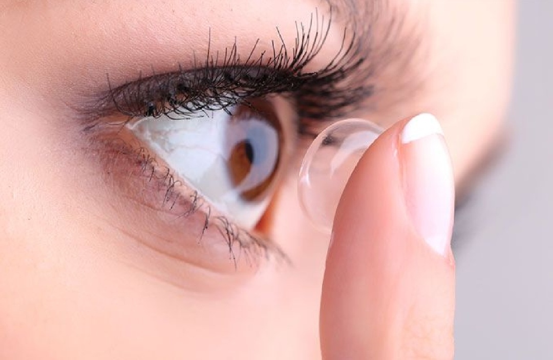 Picture of Pure Hazel FRESHLOOK Power Contact Lens with kit box(Lens case) SPH -1.00 - 6.00 TPF