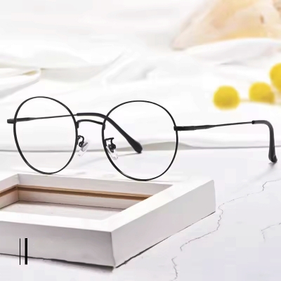 Picture of Oval Shape Black Metal Frame  New Stylist Optical Eyeglass-Frame for Men Women