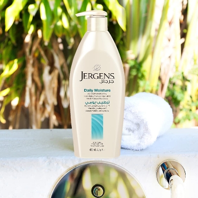 Picture of International UAE product Any season used perfumed jergens Daily Moisture body lotion - 400 ml