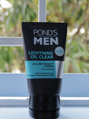 Picture of International European product skin care men Lightning Oil face wash used for male - 100 gm