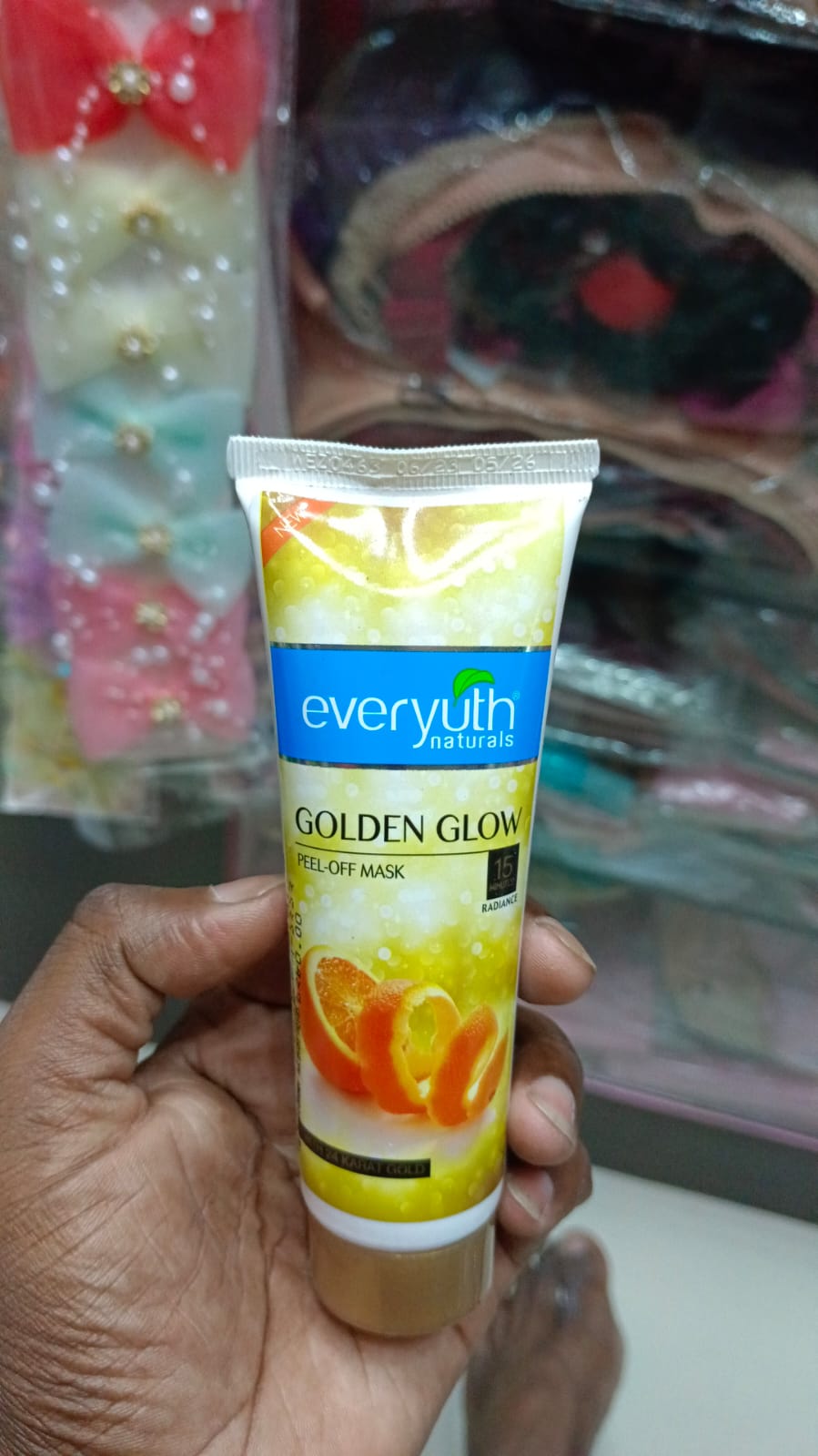 Picture of Indian product skin care Everyuth Golden Glow peel of mask used for male female - 90 gm