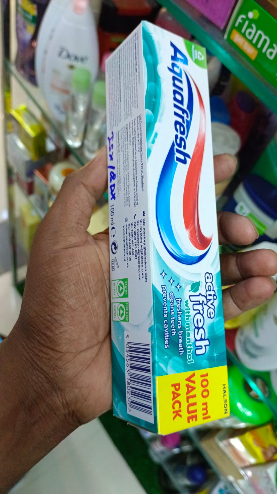 Picture of International UK product Tooth care Aquafresh active fresh toothpaste used for male female - 100 ml