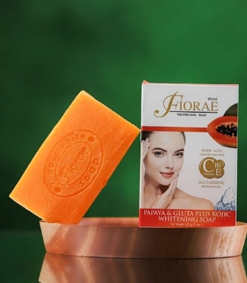 Picture of 165 gm Fiorae whitening soap papaya & gluta plus kojic skin care Thailand product for female