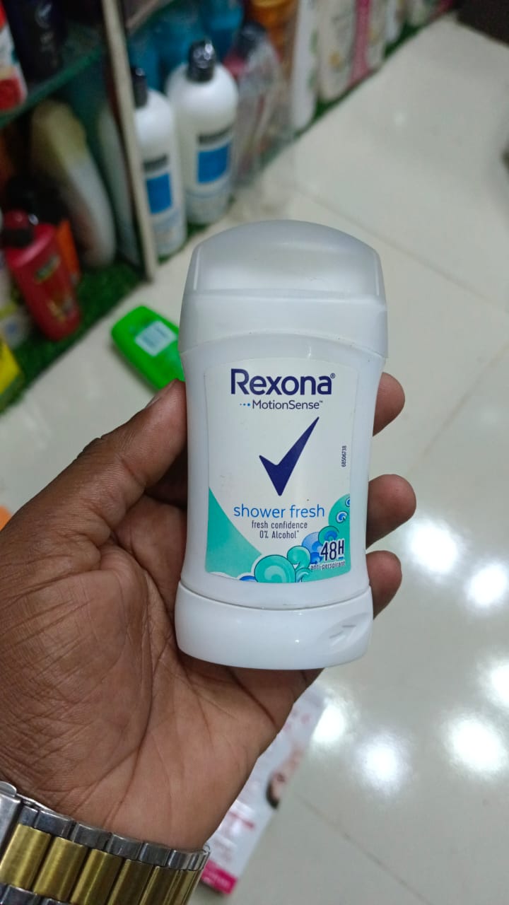 Picture of 40 gm Rexona shower fresh deodorant International UAE product used for female Picture of 40 gm Rexona shower fresh deodorant International UAE product used for female