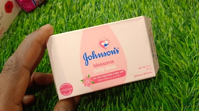Picture of 75 gm Jhonson's blossoms baby soap International Thailand product used for baby