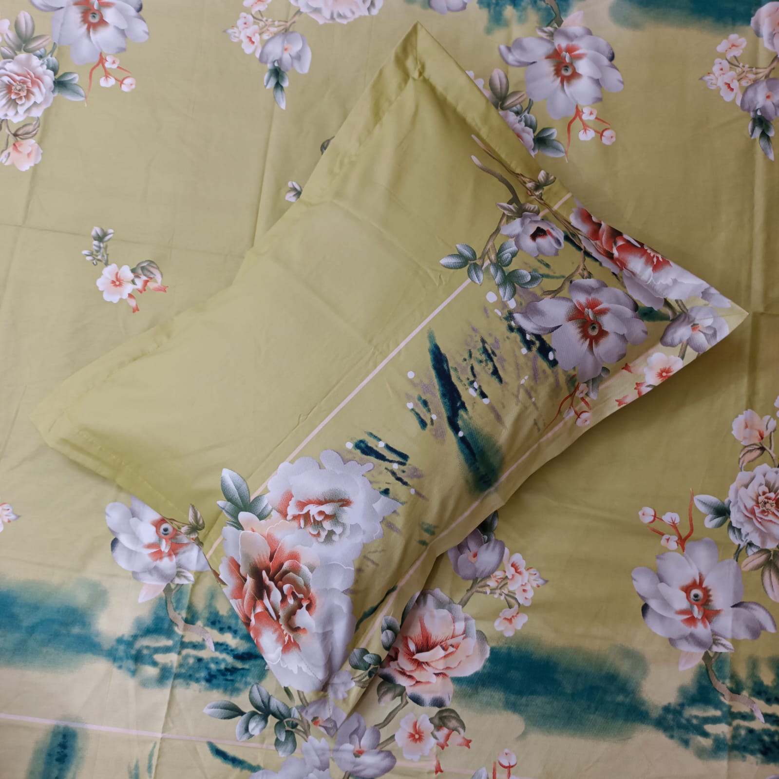 Picture of King Size Bedsheet With Two Pillow Covers