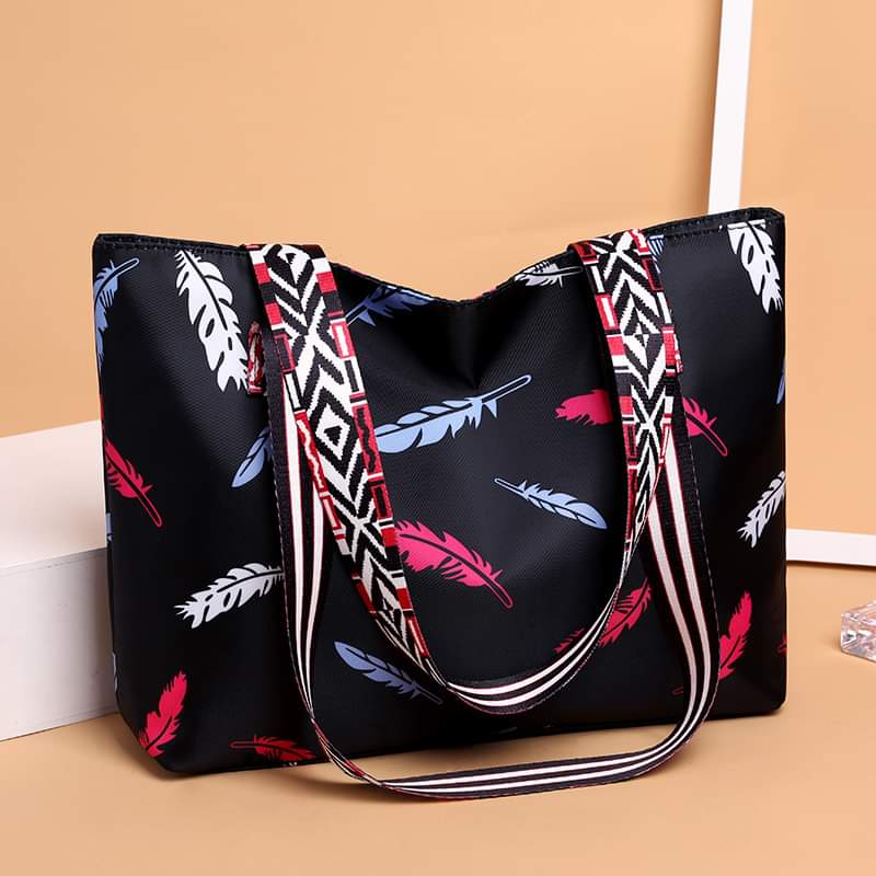Picture of Trendy Ladies Handbags black