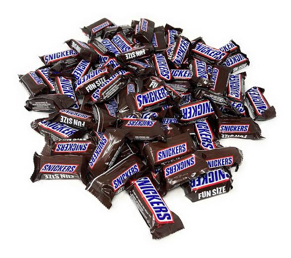 Picture of Snickers Chocolate 1Box - 20pcs x 12gm