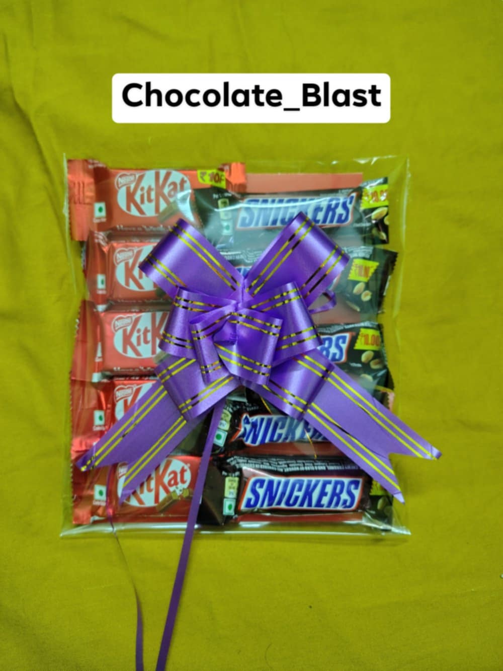Picture of Gift Chocolate Box 10 Pcs Snickers and kitkats