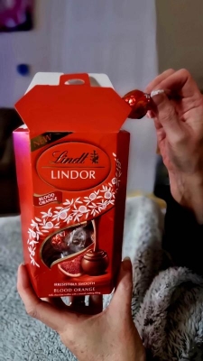 Picture of Lindt LINDOR Blood Orange Truffles Box 200gm