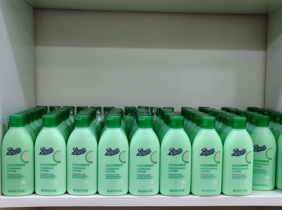Picture of Boots - Cucumber Cleansing Lotion - 150 ML
