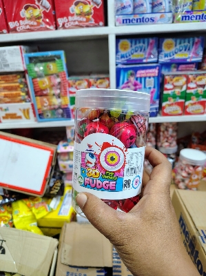 Picture of Eye Ball Gummy Candy 30 Pcs chocolate