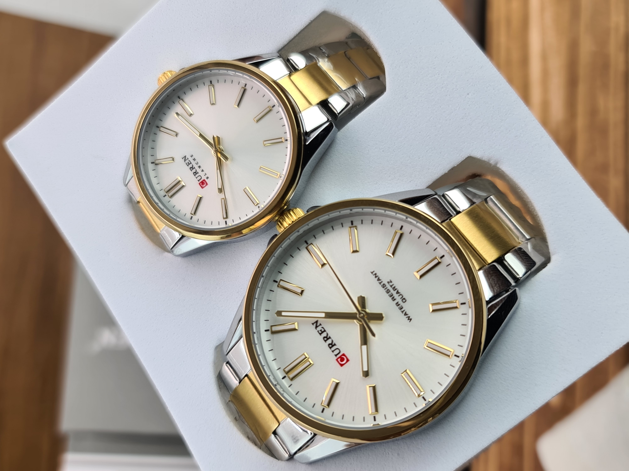 Picture of CURREN 9090 Couple Quartz Watch Bracelet For Stainless Steel Analog Fashion Creative Leisure Round Watch - SILVER & GOLDEN  WHITE