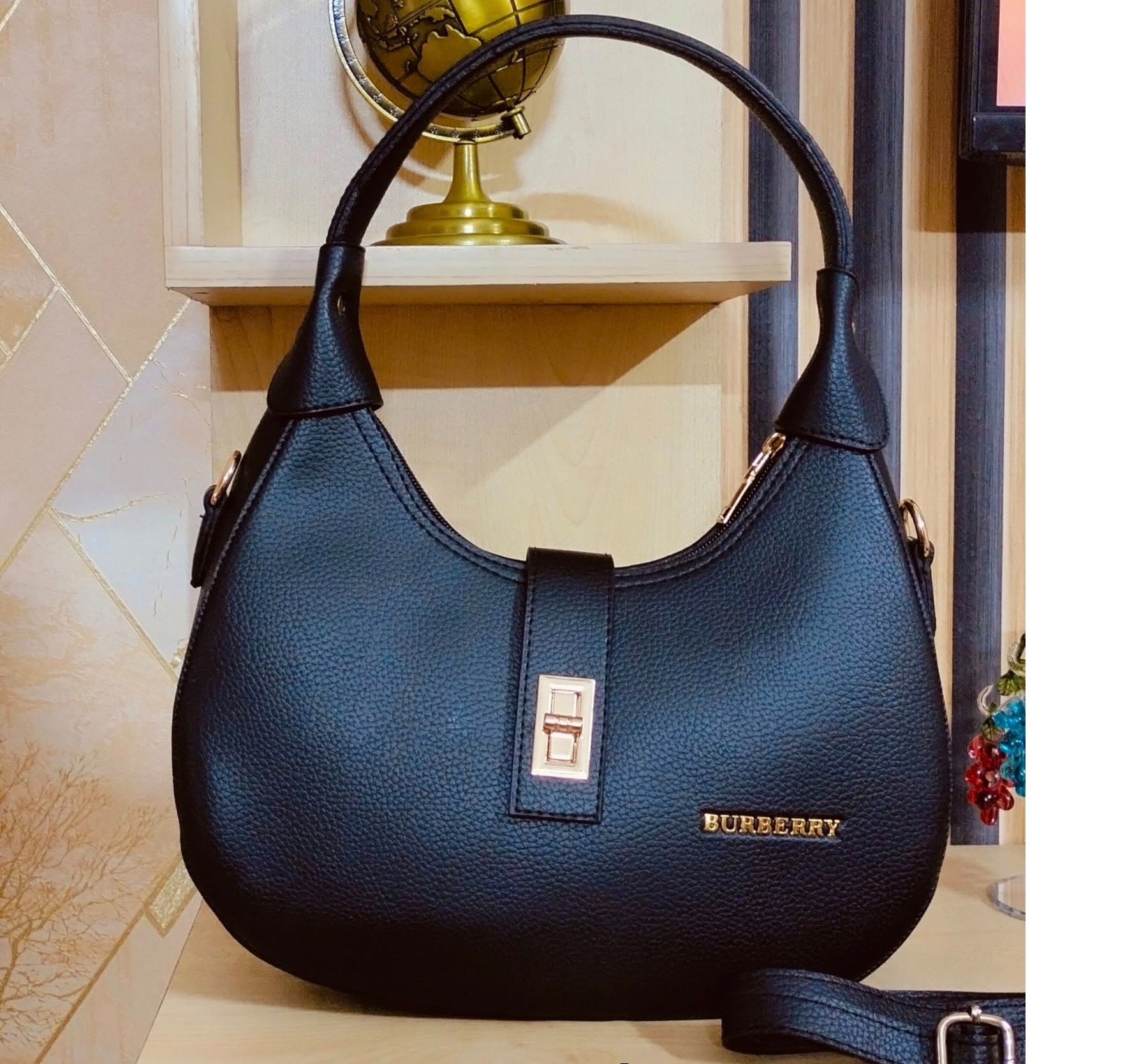 Picture of Designer Women′s Bags Fashionable Curved Design Handbags Shoulder Bag
