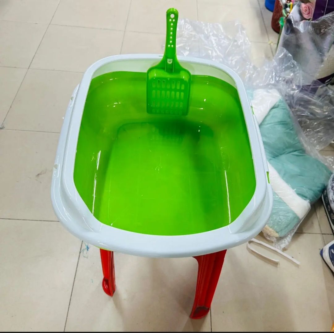 Picture of Cat Litter Box with Scooper