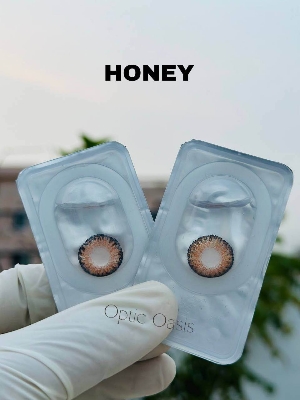 Picture of Freshlook contact lens colour honey