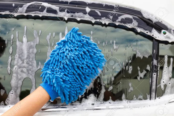 Picture of Double Sided Microfiber Cleaning Hand Gloves for Car