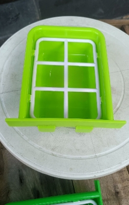 Picture of পাখির খাবারের পাত্র, ফুড গ্রেড প্লাস্টিক। Picture of পাখির খাবারের পাত্র, ফুড গ্রেড প্লাস্টিক।