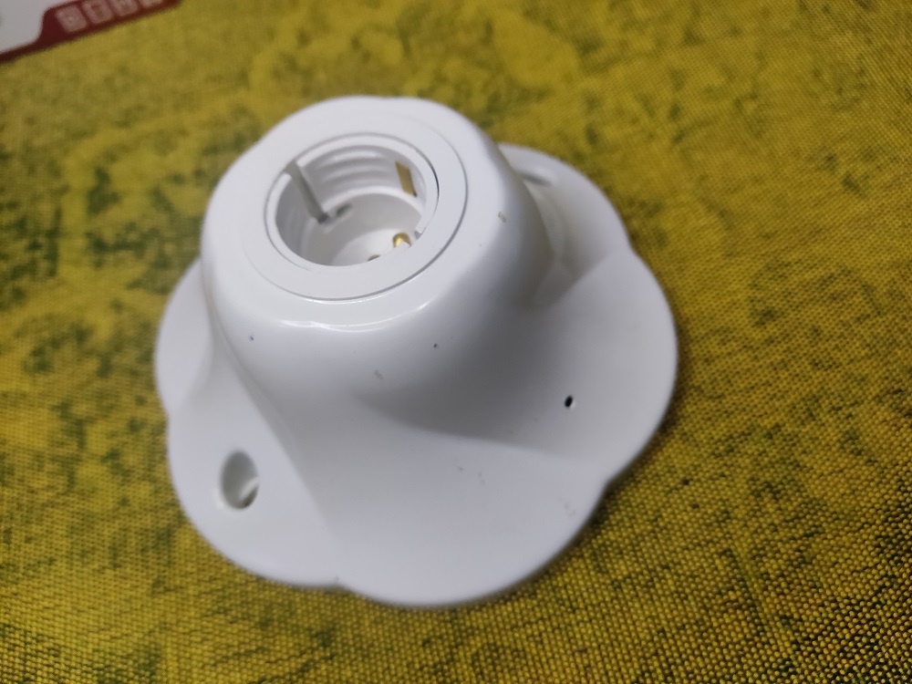 Picture of HD 1080 Bulb Socket Wireless IP Camera Lamp Holder Security Camera with battery backup