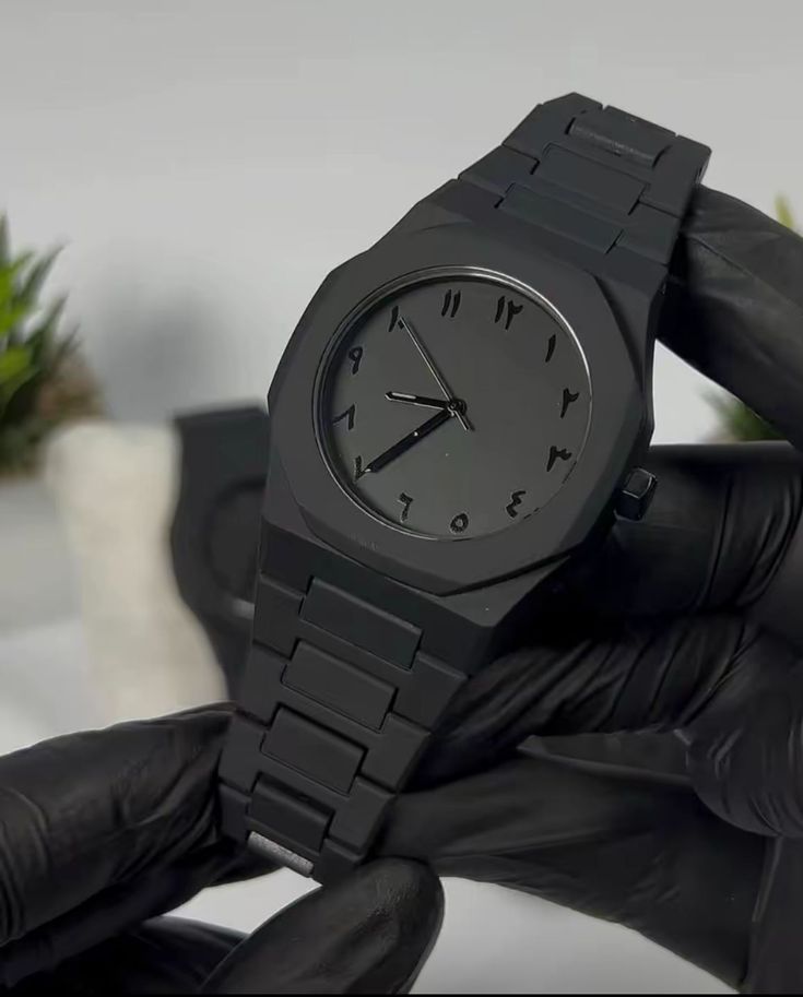Picture of Arabic Black Aura Watch with free gift a Chain Cutter Tool
