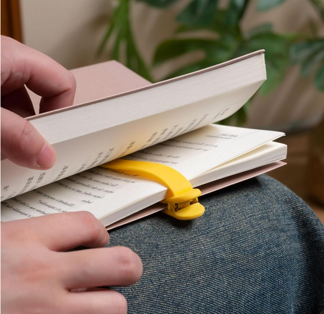 Picture of New Bookmark Clip Automatically Follows the Page and Reads the Bookmark with Pen Plug-In and Hanging Pen Multi-Functional Simple Use Bookmark for Students
