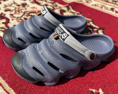 Picture of New Casual Super Comfortable Soft Hollow-out Clogs Breathable Non-Slip Outdoor Half Shoes Sandals for Men