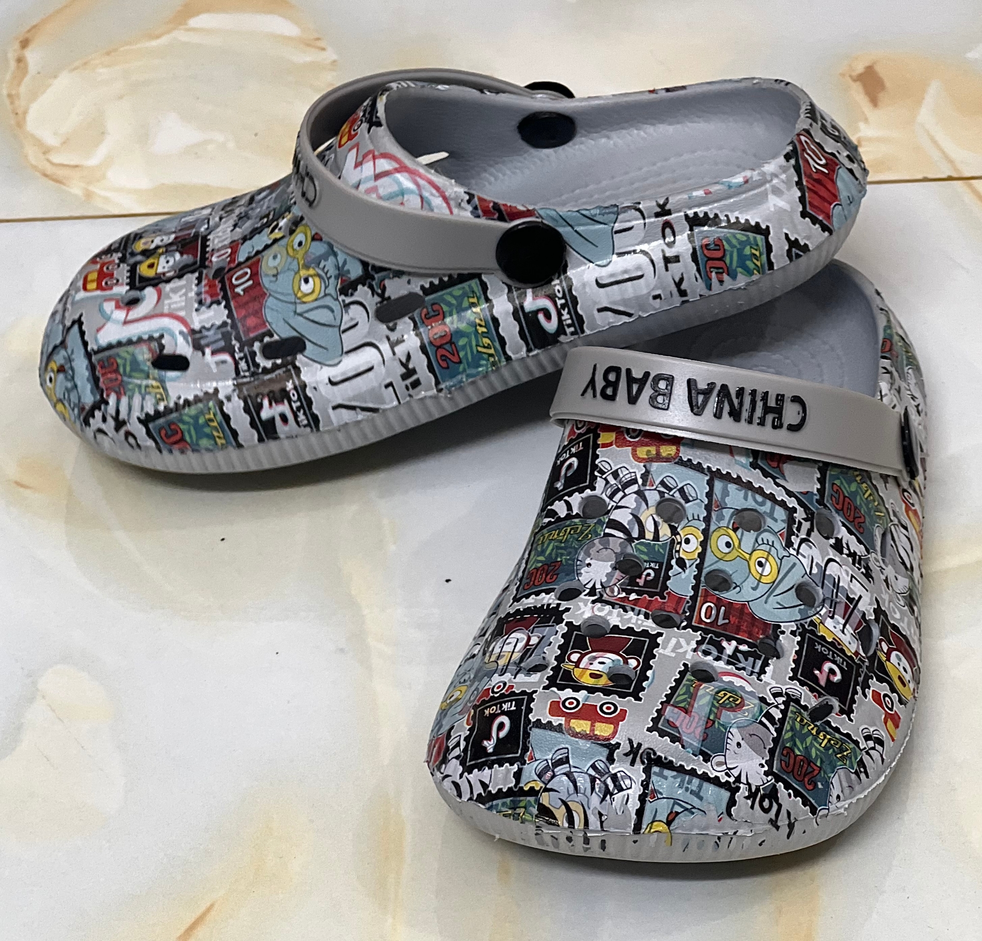 Picture of New Kids Garden Clogs Boys Girls Non-Slip Lightweight Cartoon Sticker Printed Children Beach Water Crocs