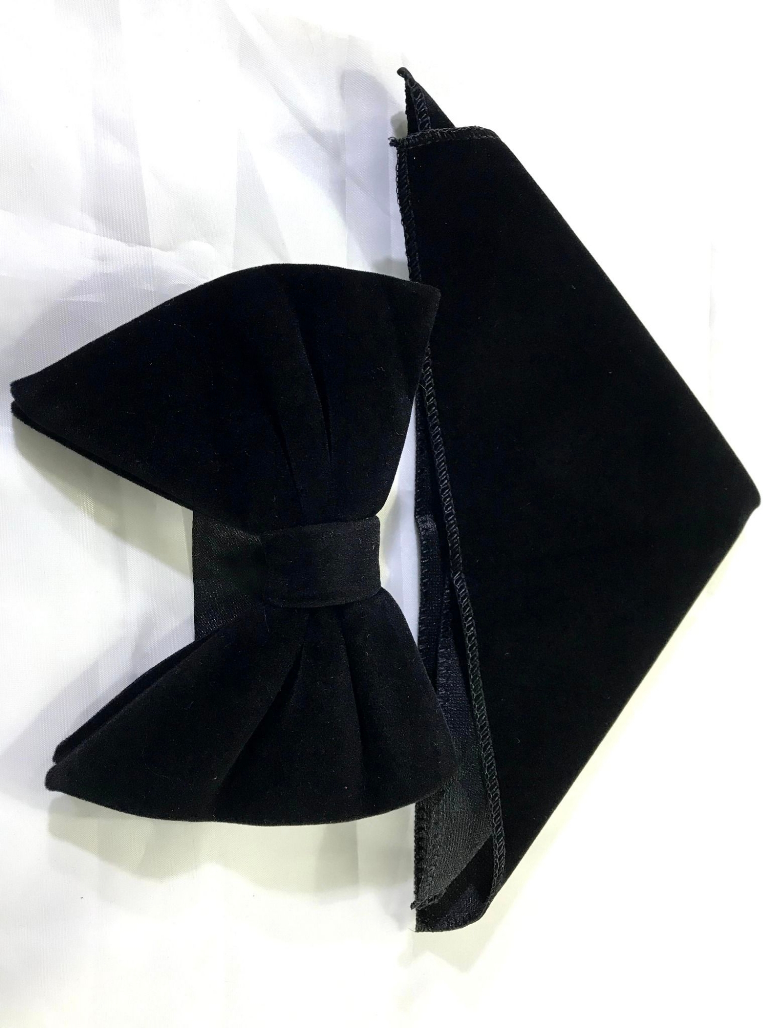 Picture of Velvet Bow Tie And Pocket Square Set For Men (Black)