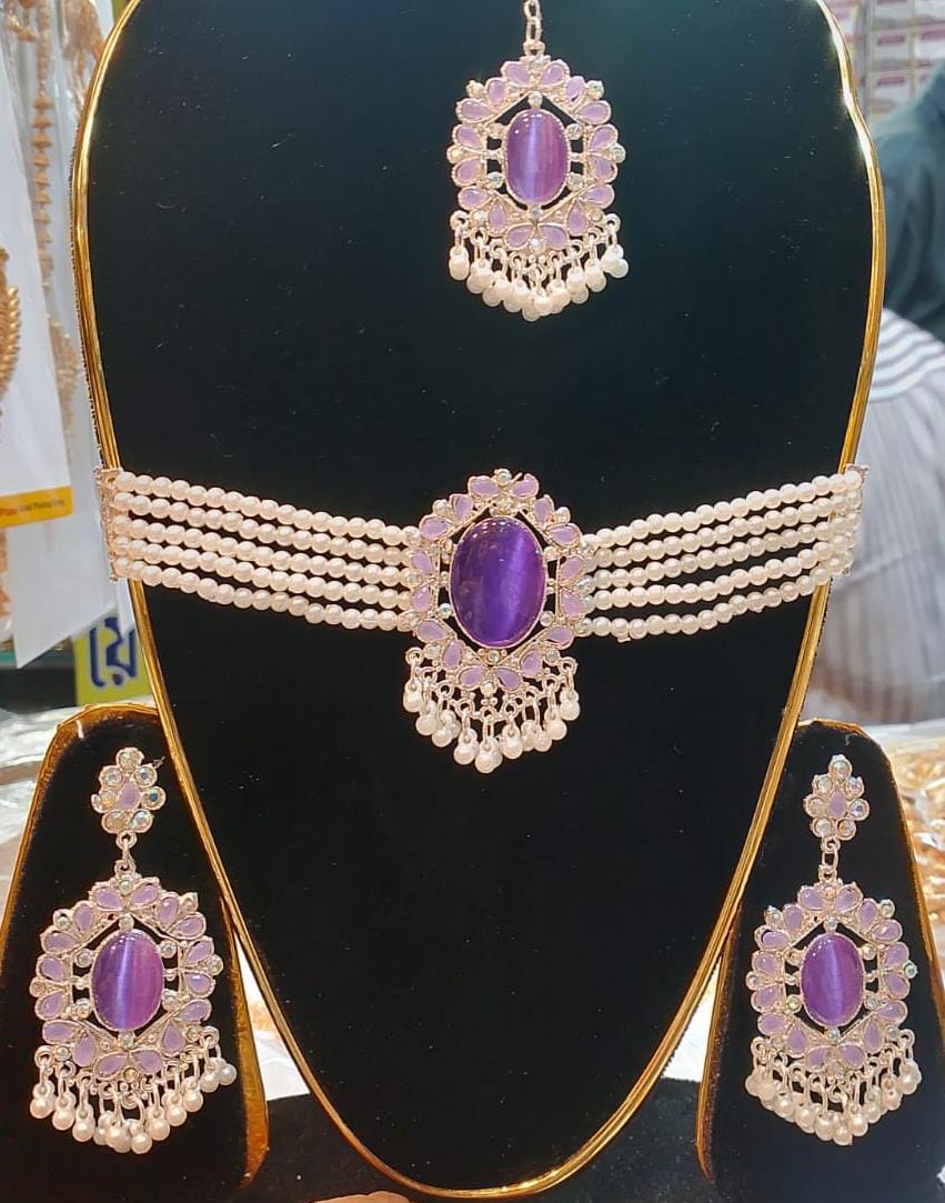 Picture of akik stone choker necklaces with tikli and ear rinngs . women jewellery , ornaments choker