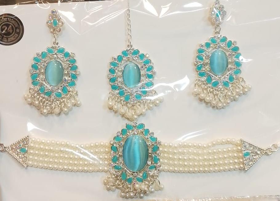 Picture of akik stone choker necklaces with tikli and ear rinngs . women jewellery , ornaments choker