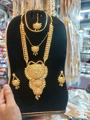 Picture of 24K GOLD PLATED FINE NEW NECKLACES.