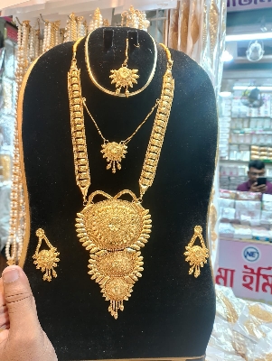 Picture of 24K GOLD PLATED FINE NEW NECKLACES.