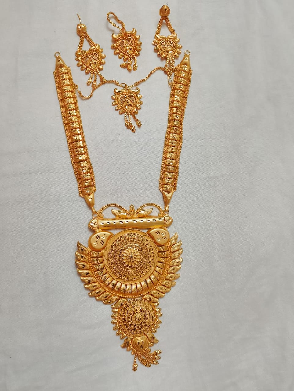 Picture of 24K GOLD PLATED FINE NEW NECKLACES.